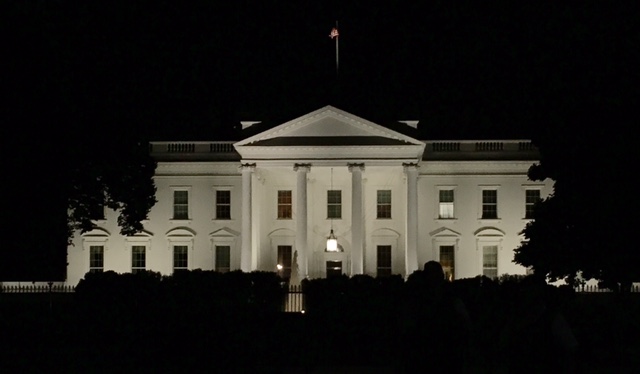 WhiteHouseatNight