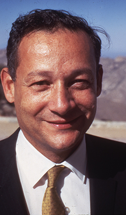 Victor Blanco at Kitt Peak National Laboratory in Tucson, Arizona, 1969. Image courtesy of AIP Emilio Segrè Visual Archives, John Irwin Slide Collection