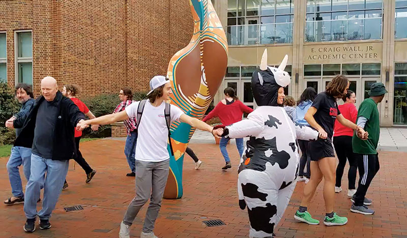 Physics students and faculty at Davidson College help promote Sigma Pi Sigma’s Centennial Run during a visit from Sigma Pi Sigma director Brad Conrad and past president Willie Rockward. Photo courtesy of Brad Conrad. 