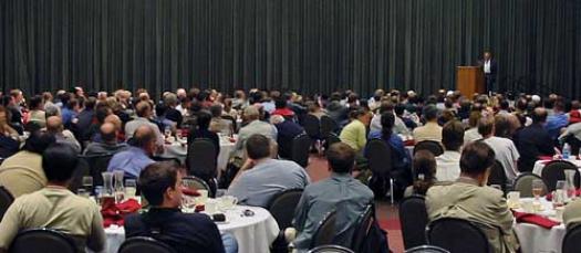 Worth Seagondollar speaks at the closing banquet of the 2004 Sigma Pi Sigma Congress in Albuquerque, NM. Photo by Tracy Nolis-Schwab.